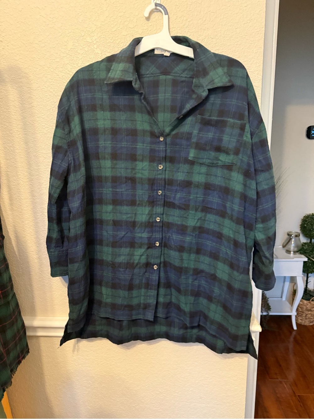 In the Beginning S/M green & Navy oversized Plaid Button-Up Shirt - Picture 4 of 7